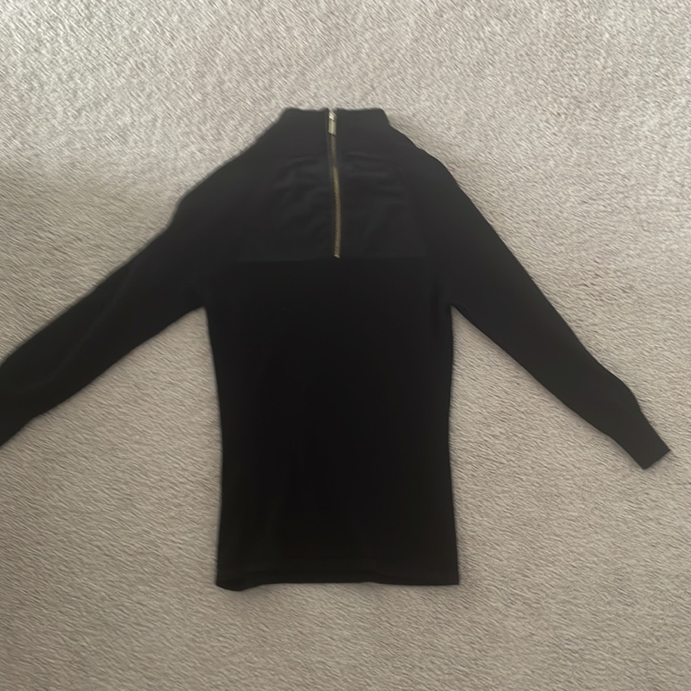 Turtle neck with 3/4 sleeves AND mesh insert